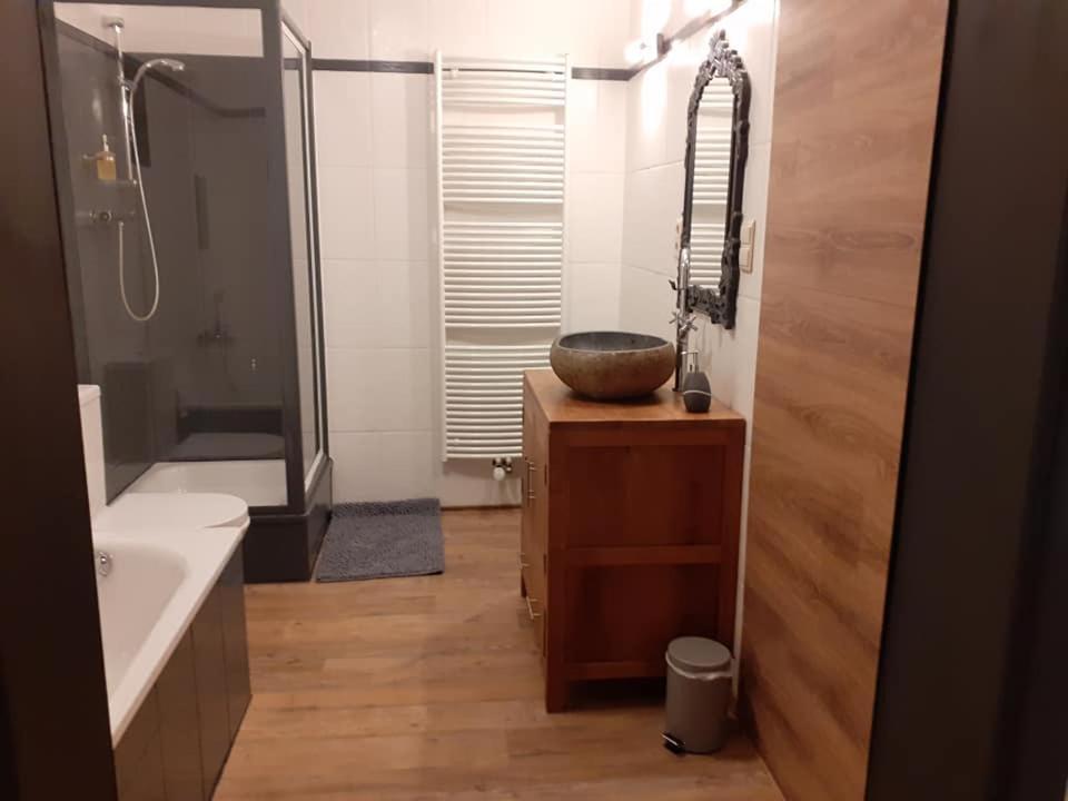 La Bourgseigneurie Hotell Bourseigne-Vieille Eksteriør bilde
