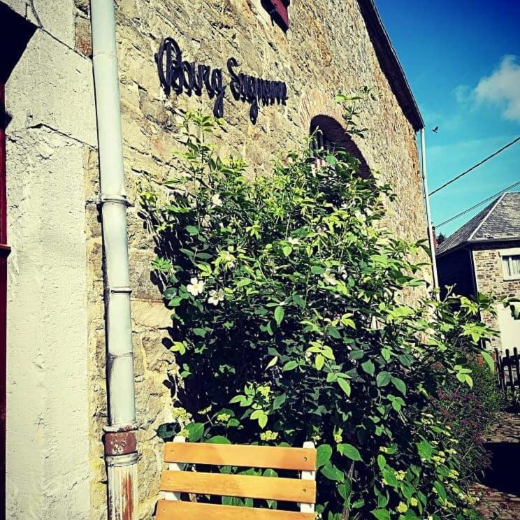 La Bourgseigneurie Hotell Bourseigne-Vieille Eksteriør bilde